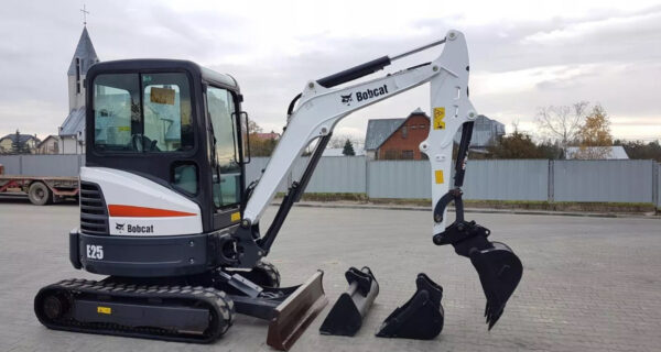 BOBCAT E25