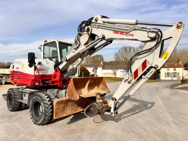 TAKEUCHI TB295W - Imagen 3