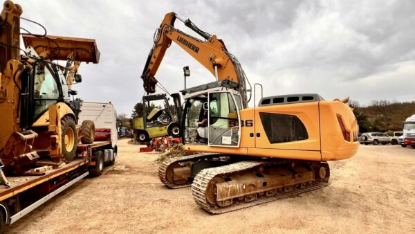 LIEBHERR R936 NLC - Imagen 2