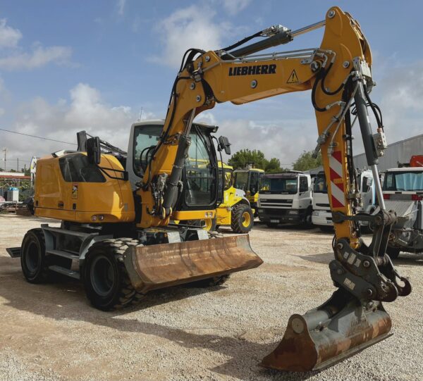 LIEBHERR A910 COMPACT LITRONIC